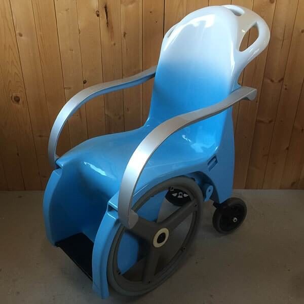非金属製車椅子
